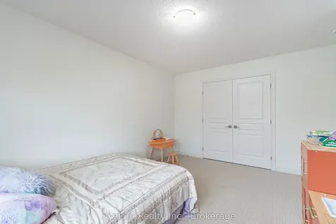 6 Ambrose Avenue Hamilton ON L8K 6E2