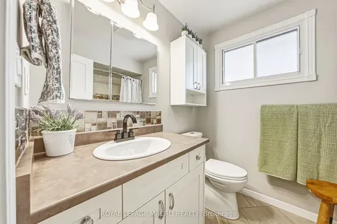 103 Empress Avenue Hamilton ON L9A 1M5