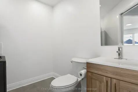 7 Weaver Crescent Kanata ON K2K 3E1