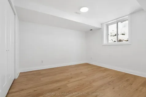 7 Weaver Crescent Kanata ON K2K 3E1