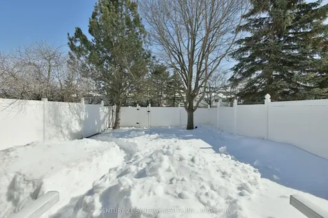 7 Weaver Crescent Kanata ON K2K 3E1