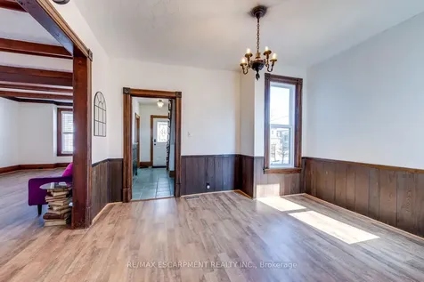 4456 Ellis Street Niagara Falls ON L2E 1H4