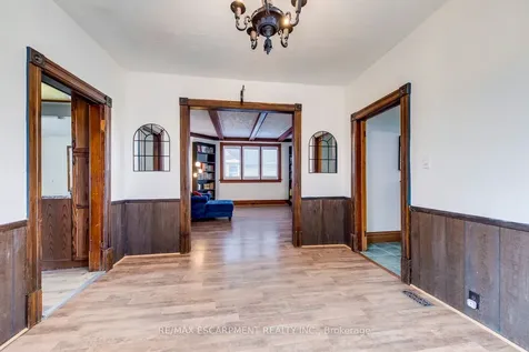 4456 Ellis Street Niagara Falls ON L2E 1H4