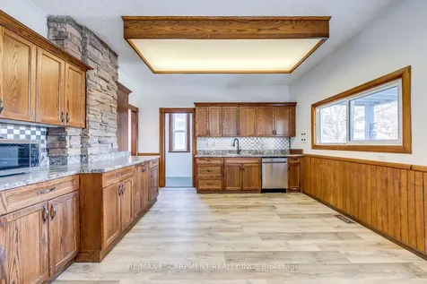 4456 Ellis Street Niagara Falls ON L2E 1H4