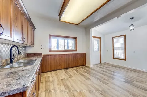 4456 Ellis Street Niagara Falls ON L2E 1H4