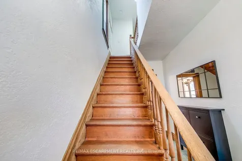 4456 Ellis Street Niagara Falls ON L2E 1H4