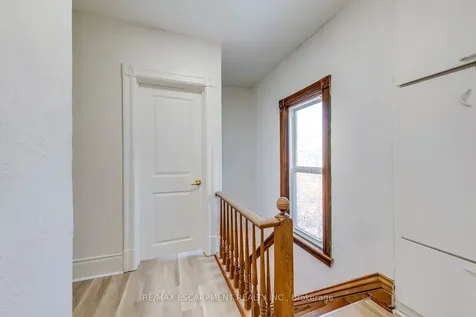 4456 Ellis Street Niagara Falls ON L2E 1H4