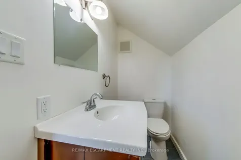 4456 Ellis Street Niagara Falls ON L2E 1H4