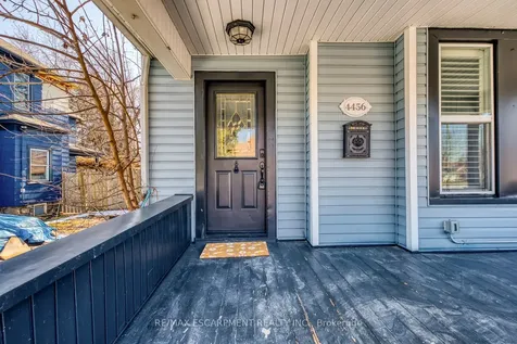 4456 Ellis Street Niagara Falls ON L2E 1H4