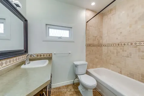 4456 Ellis Street Niagara Falls ON L2E 1H4