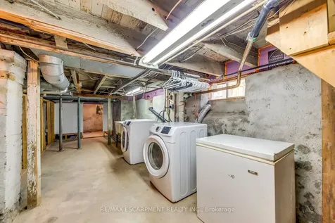 4456 Ellis Street Niagara Falls ON L2E 1H4
