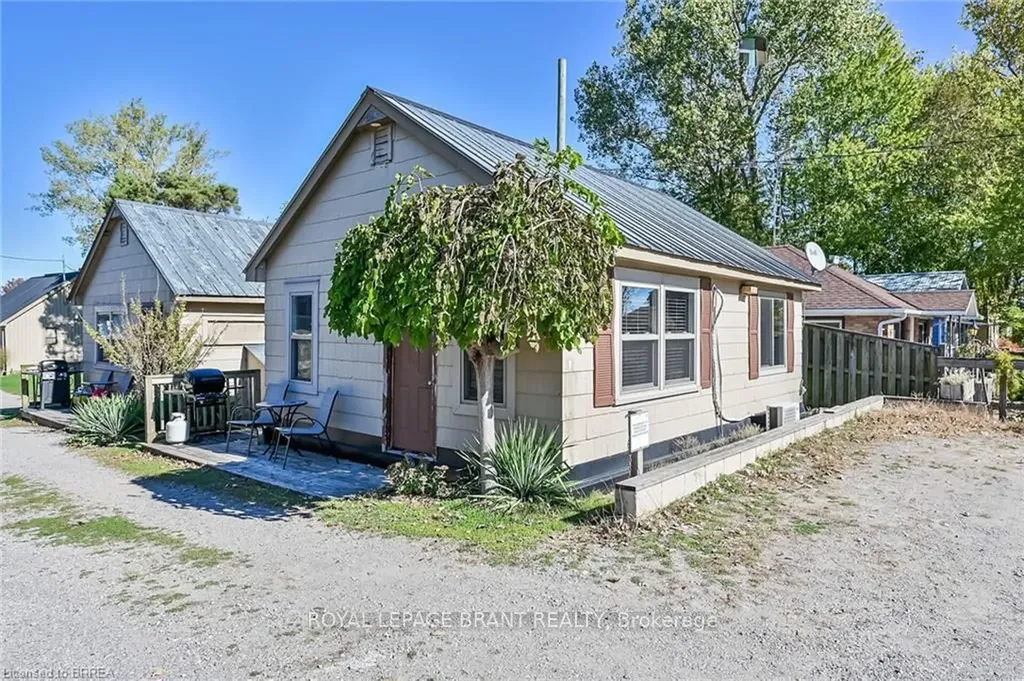 48-50 Erie Boulevard Norfolk ON N0E 1M0