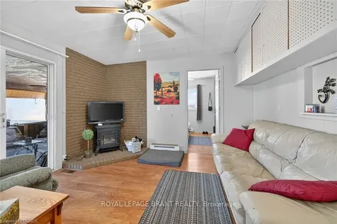 48-50 Erie Boulevard Norfolk ON N0E 1M0