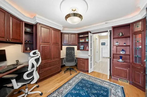 76 Hansen Avenue Kanata ON K2K 2L7