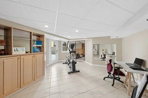 76 Hansen Avenue Kanata ON K2K 2L7