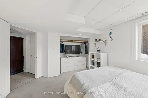 76 Hansen Avenue Kanata ON K2K 2L7