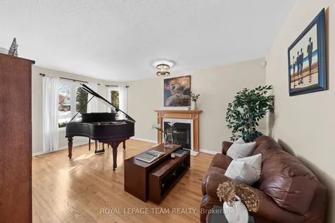 76 Hansen Avenue Kanata ON K2K 2L7