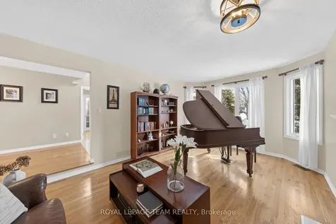 76 Hansen Avenue Kanata ON K2K 2L7