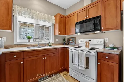 1041 Pine Street Haldimand ON N1A 2N1