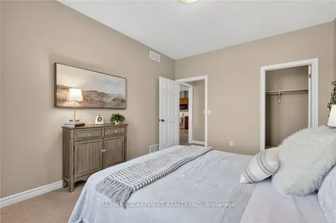 1041 Pine Street Haldimand ON N1A 2N1