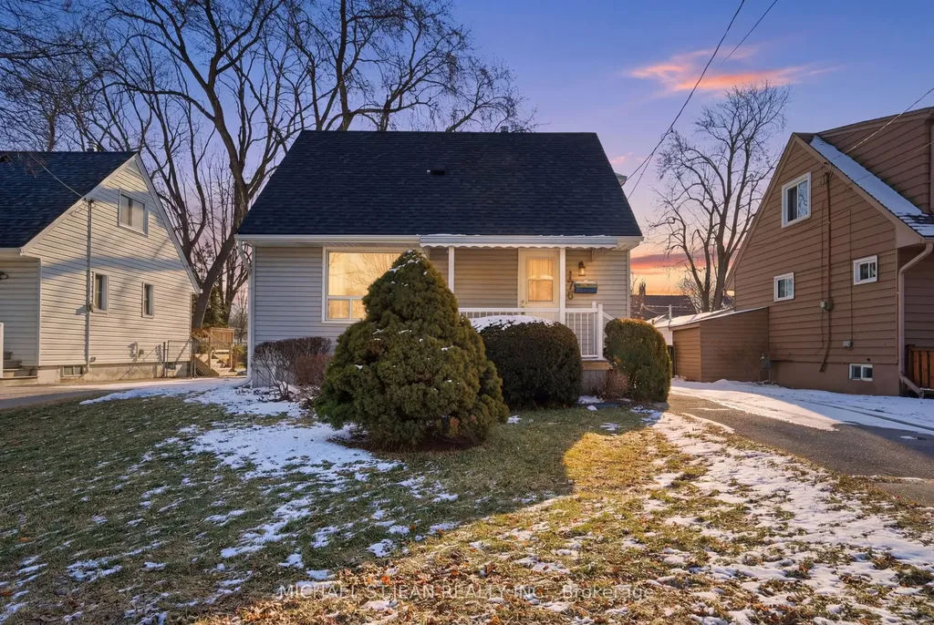176 Adair Avenue N Hamilton ON L8H 6A9