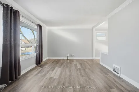 176 Adair Avenue N Hamilton ON L8H 6A9