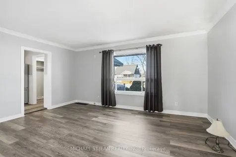 176 Adair Avenue N Hamilton ON L8H 6A9