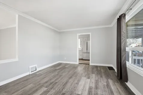 176 Adair Avenue N Hamilton ON L8H 6A9