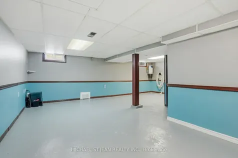 176 Adair Avenue N Hamilton ON L8H 6A9