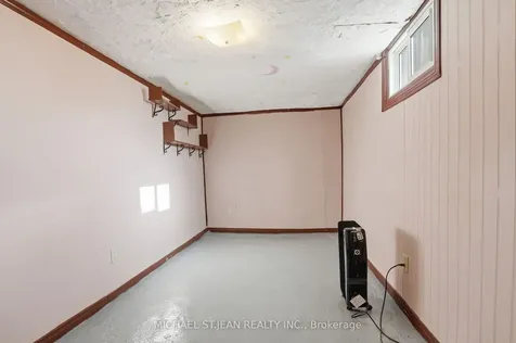 176 Adair Avenue N Hamilton ON L8H 6A9