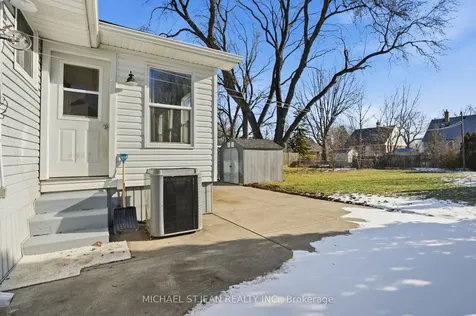 176 Adair Avenue N Hamilton ON L8H 6A9