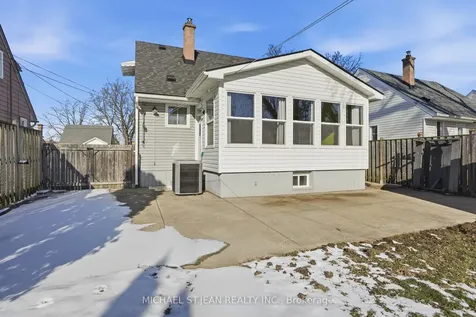 176 Adair Avenue N Hamilton ON L8H 6A9