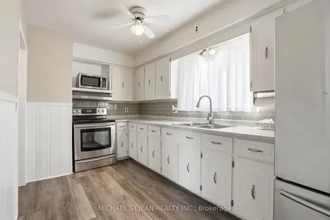 176 Adair Avenue N Hamilton ON L8H 6A9