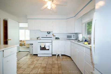574 Ravenscliffe Road Huntsville ON P1H 1N5