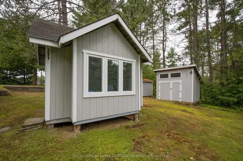 574 Ravenscliffe Road Huntsville ON P1H 1N5