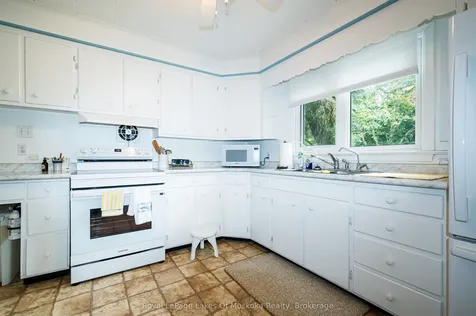 574 Ravenscliffe Road Huntsville ON P1H 1N5