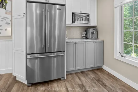 215 Island Street Saugeen Shores ON N0H 2L0
