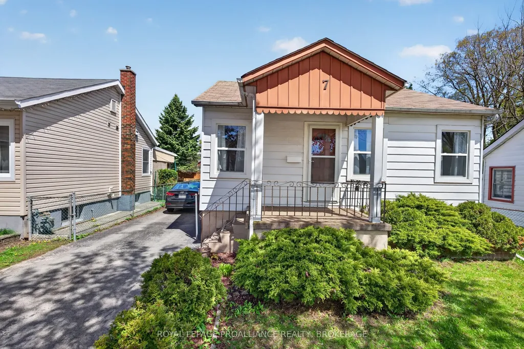 7 Dunkirk Avenue Kingston ON K7K 2H3