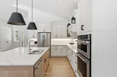 185 Louise Creek Crescent West Grey ON N0G 1S0