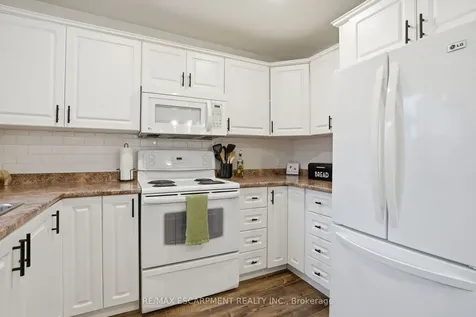 68 Delena Avenue N Hamilton ON L8H 6B7