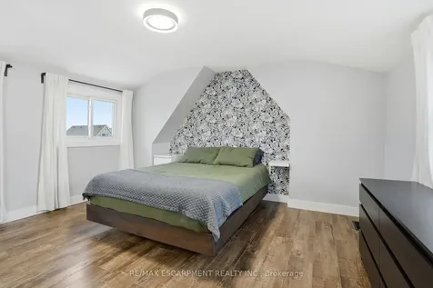 68 Delena Avenue N Hamilton ON L8H 6B7
