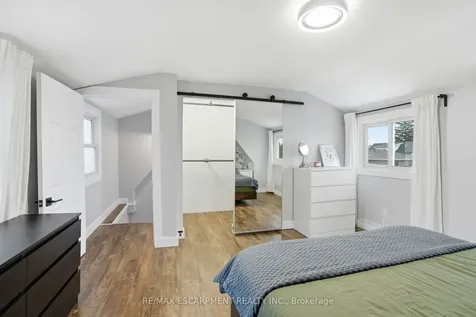 68 Delena Avenue N Hamilton ON L8H 6B7