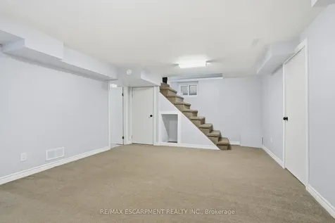 68 Delena Avenue N Hamilton ON L8H 6B7