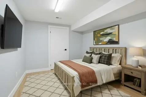 68 Delena Avenue N Hamilton ON L8H 6B7