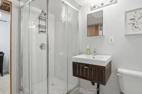 68 Delena Avenue N Hamilton ON L8H 6B7