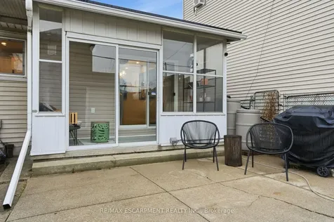 68 Delena Avenue N Hamilton ON L8H 6B7