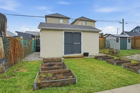 68 Delena Avenue N Hamilton ON L8H 6B7