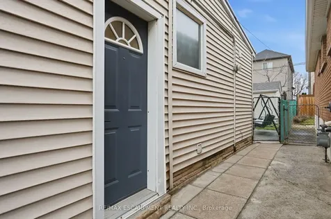 68 Delena Avenue N Hamilton ON L8H 6B7