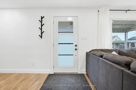 68 Delena Avenue N Hamilton ON L8H 6B7
