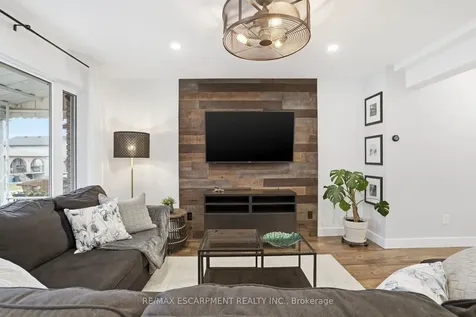 68 Delena Avenue N Hamilton ON L8H 6B7